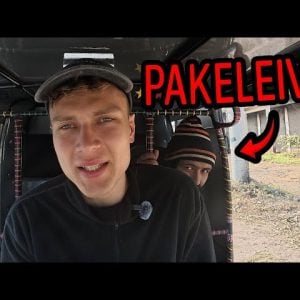 NEMOKAMAI VEŽU ŽMONES SAVO TUK-TUK’U (6)